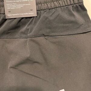Lululemon - Men’s Joggers - License to Train - Black - NWT - Size L